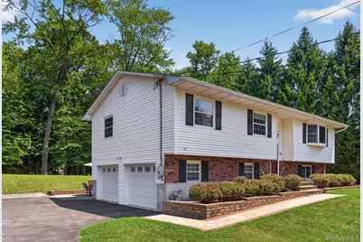 9 Pleasant Lane, Poughkeepsie, NY 12603 - Photo 3