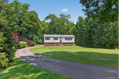 9 Pleasant Lane, Poughkeepsie, NY 12603 - Photo 1