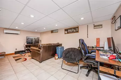 7815 Woodhaven Boulevard, Ridgewood, NY 11385 - Photo 17