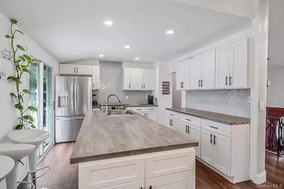 10 Arrowhead Court, South Setauket, NY 11720 - Photo 5