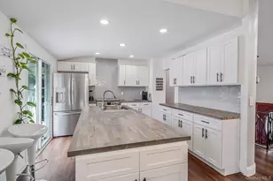 10 Arrowhead Ct, South Setauket, NY 11720 - Photo 5