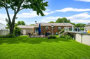 398 Eastwood Blvd, Centereach, NY 11720 - Photo 23