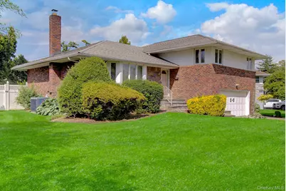 38 Center Drive, Syosset, NY 11791 - Photo 3