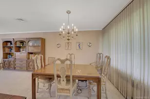 38 Center Dr, Syosset, NY 11791 - Photo 11