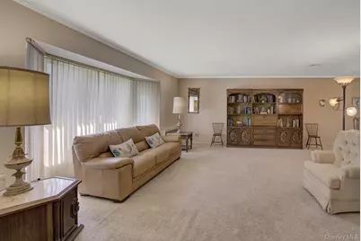 38 Center Drive, Syosset, NY 11791 - Photo 5
