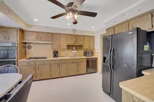 38 Center Dr, Syosset, NY 11791 - Photo 15