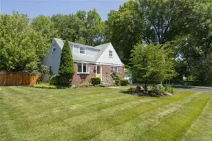 67 Pearce Pkwy, Pearl River, NY 10965 - Photo 3