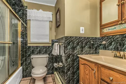 9 Kays Court, North Babylon, NY 11703 - Photo 11