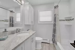 12 Bainbridge Ave, Melville, NY 11747 - Photo 23