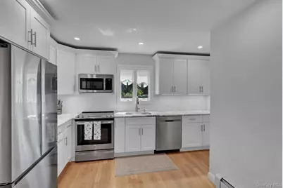 12 Bainbridge Avenue, Melville, NY 11747 - Photo 11