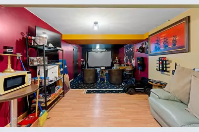 1076 Gipson Street, Far Rockaway, NY 11691 - Photo 21
