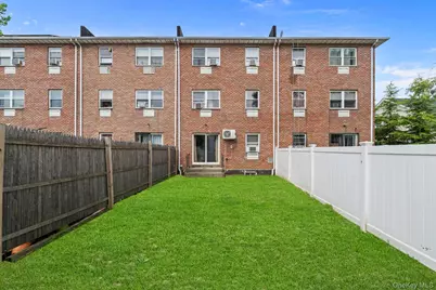 1076 Gipson Street, Far Rockaway, NY 11691 - Photo 29