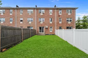 10-76 Gipson St, Far Rockaway, NY 11691 - Photo 29