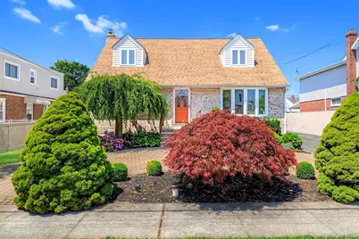 119 Caroline Avenue, Franklin Square, NY 11010 - Photo 5