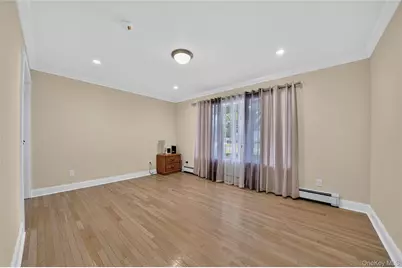 208 Newburgh Avenue, Medford, NY 11763 - Photo 7
