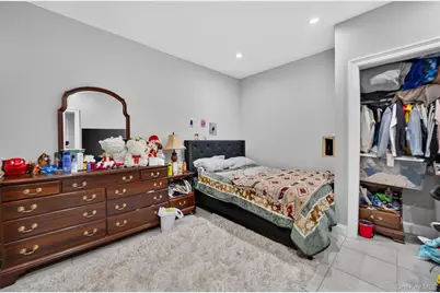 208 Newburgh Avenue, Medford, NY 11763 - Photo 27