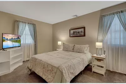 258 Floyd Road, Shirley, NY 11967 - Photo 9