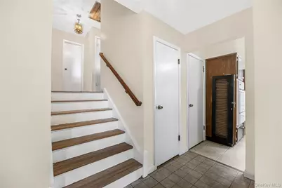 21 Pomander Drive, White Plains, NY 10607 - Photo 25