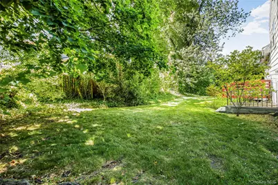 21 Pomander Drive, White Plains, NY 10607 - Photo 3