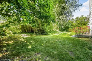 21 Pomander Dr, White Plains, NY 10607 - Photo 3