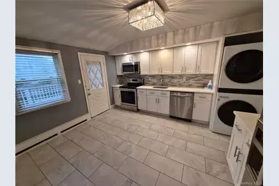 123 Southern Parkway, Plainview, NY 11803 - Photo 3