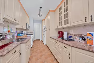 240 Bronxville Road #C1, Bronxville, NY 10708 - Photo 7