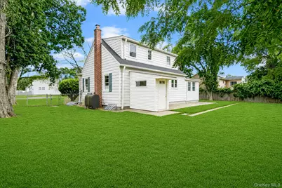 17 Maple Street, Brentwood, NY 11717 - Photo 25