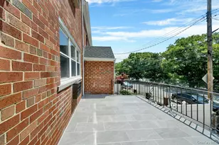 1034 Throgs Neck Expressway, Bronx, NY 10465 - Photo 31
