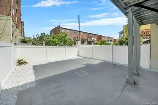 1034 Throgs Neck Expressway, Bronx, NY 10465 - Photo 27
