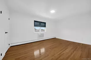 1034 Throgs Neck Expressway, Bronx, NY 10465 - Photo 11