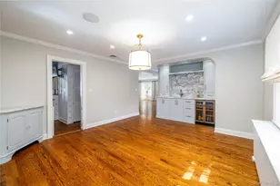 7 Yorkshire Rd, Rockville Centre, NY 11570 - Photo 13
