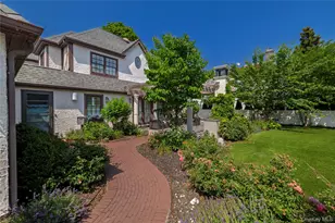 7 Yorkshire Rd, Rockville Centre, NY 11570 - Photo 3