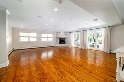 7 Yorkshire Road, Rockville Centre, NY 11570 - Photo 7