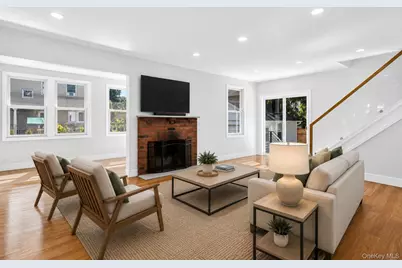118 Willow Street, Roslyn Heights, NY 11577 - Photo 9