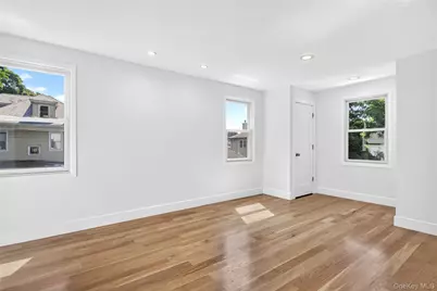 118 Willow Street, Roslyn Heights, NY 11577 - Photo 17
