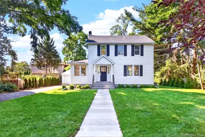 118 Willow Street, Roslyn Heights, NY 11577 - Photo 1