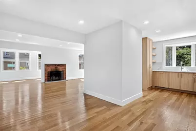 118 Willow Street, Roslyn Heights, NY 11577 - Photo 15