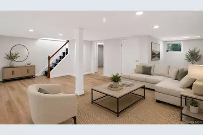 118 Willow Street, Roslyn Heights, NY 11577 - Photo 23