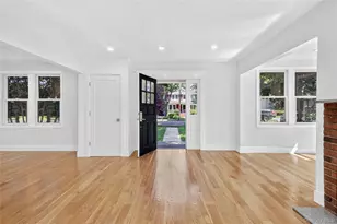 118 Willow St, Roslyn Heights, NY 11577 - Photo 5