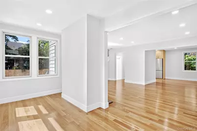 118 Willow Street, Roslyn Heights, NY 11577 - Photo 11