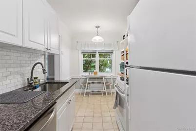 43 N Forest Avenue #A3, Rockville Centre, NY 11570 - Photo 7