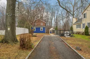 32 Glendale Ave, Armonk, NY 10504 - Photo 15