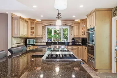 17 Nottingham Way, Mahopac, NY 10541 - Photo 9
