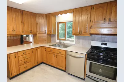 28 Hilltop Drive, New Windsor, NY 12553 - Photo 11