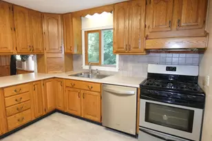 28 Hilltop Dr, New Windsor, NY 12553 - Photo 9
