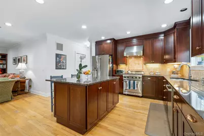 525 Carroll Avenue, Mamaroneck, NY 10543 - Photo 9