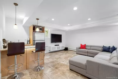 525 Carroll Avenue, Mamaroneck, NY 10543 - Photo 27