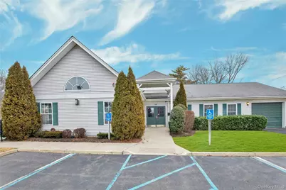 1 Biltmore Circle #1, Huntington Station, NY 11746 - Photo 17