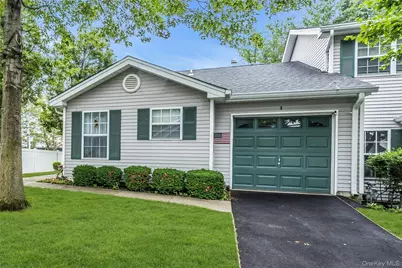 1 Biltmore Circle #1, Huntington Station, NY 11746 - Photo 3