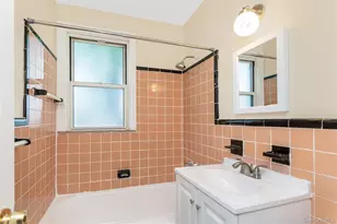 15 Winchester Ave, Yonkers, NY 10710 - Photo 11